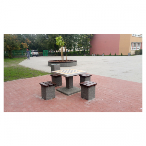 Betonowy stół do gry w szachy/chińczyka