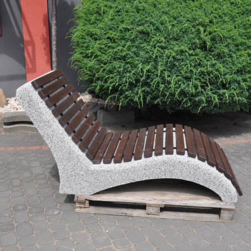 Leżak betonowy miejski z listwami 164x83x70 cm pakowanie na palecie